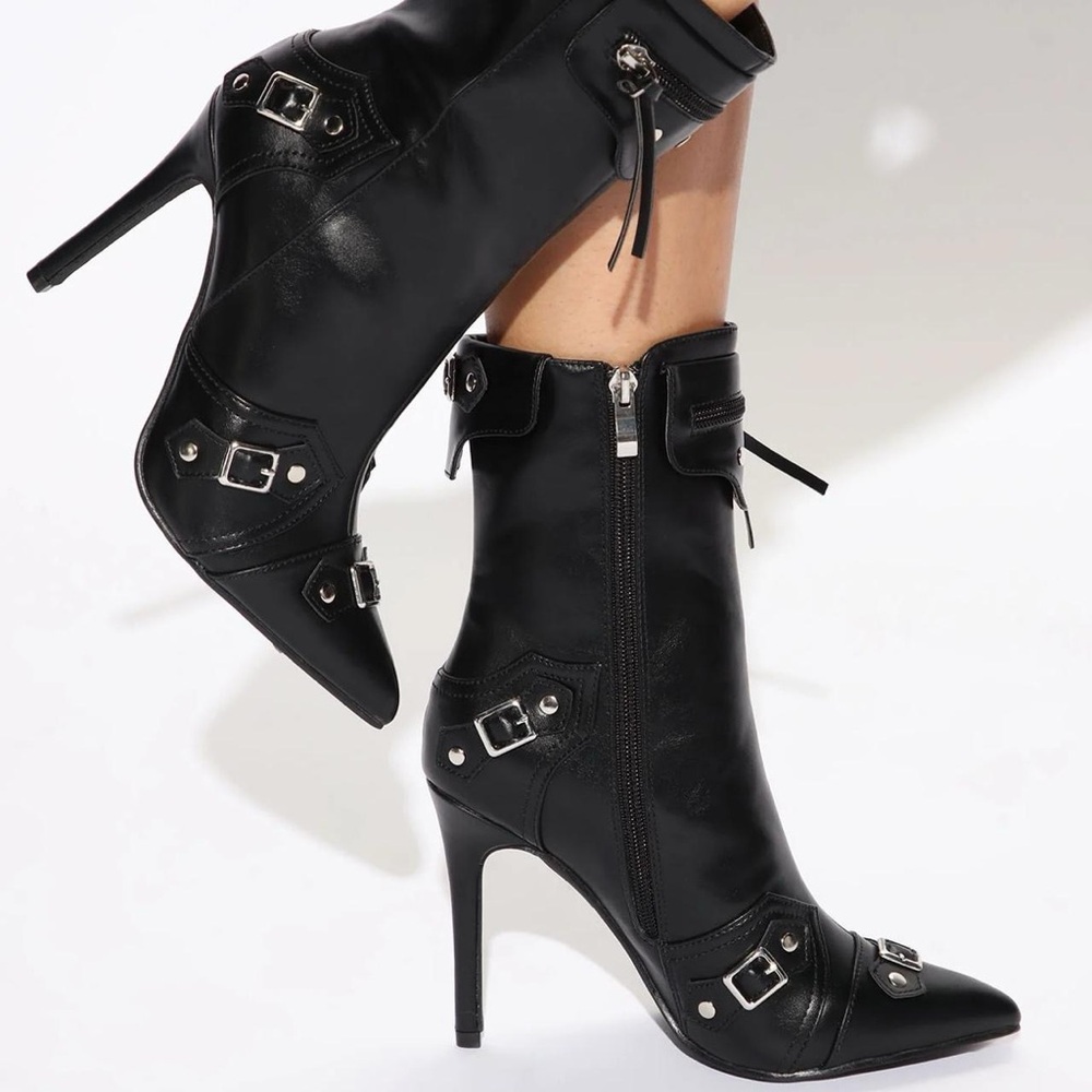 Fashion nova black boots